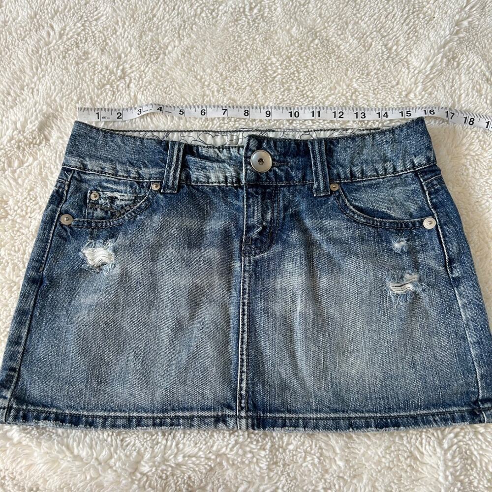 So Wear It Declare It Low Rise Blue Denim Mini Skirt Sz7 Embroidered Retro 2000s - Picture 3 of 6